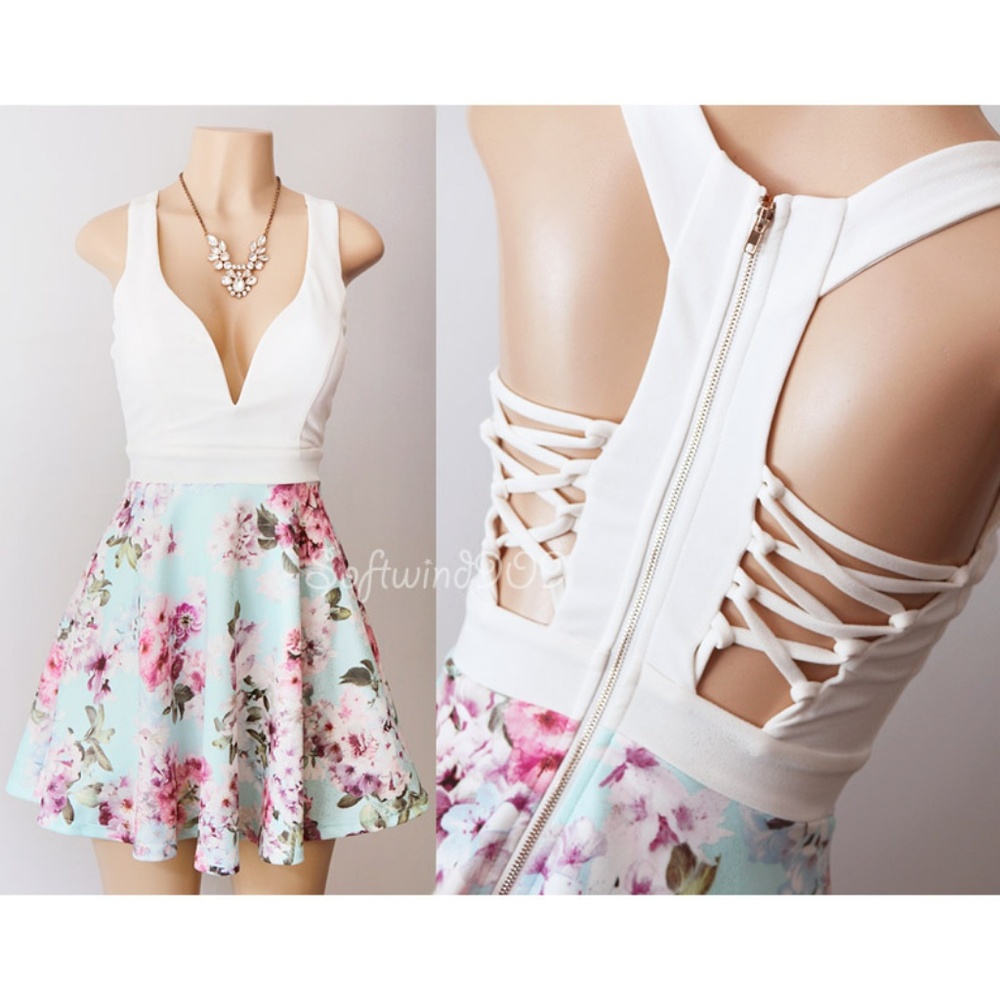 Last☝️ Ivory Blue Floral Plunge Lace Up CUTE Dress - Picture 2 of 8